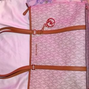 Beautiful Michael Kors Sandy Large Vanilla Tote with white satin carry bag.